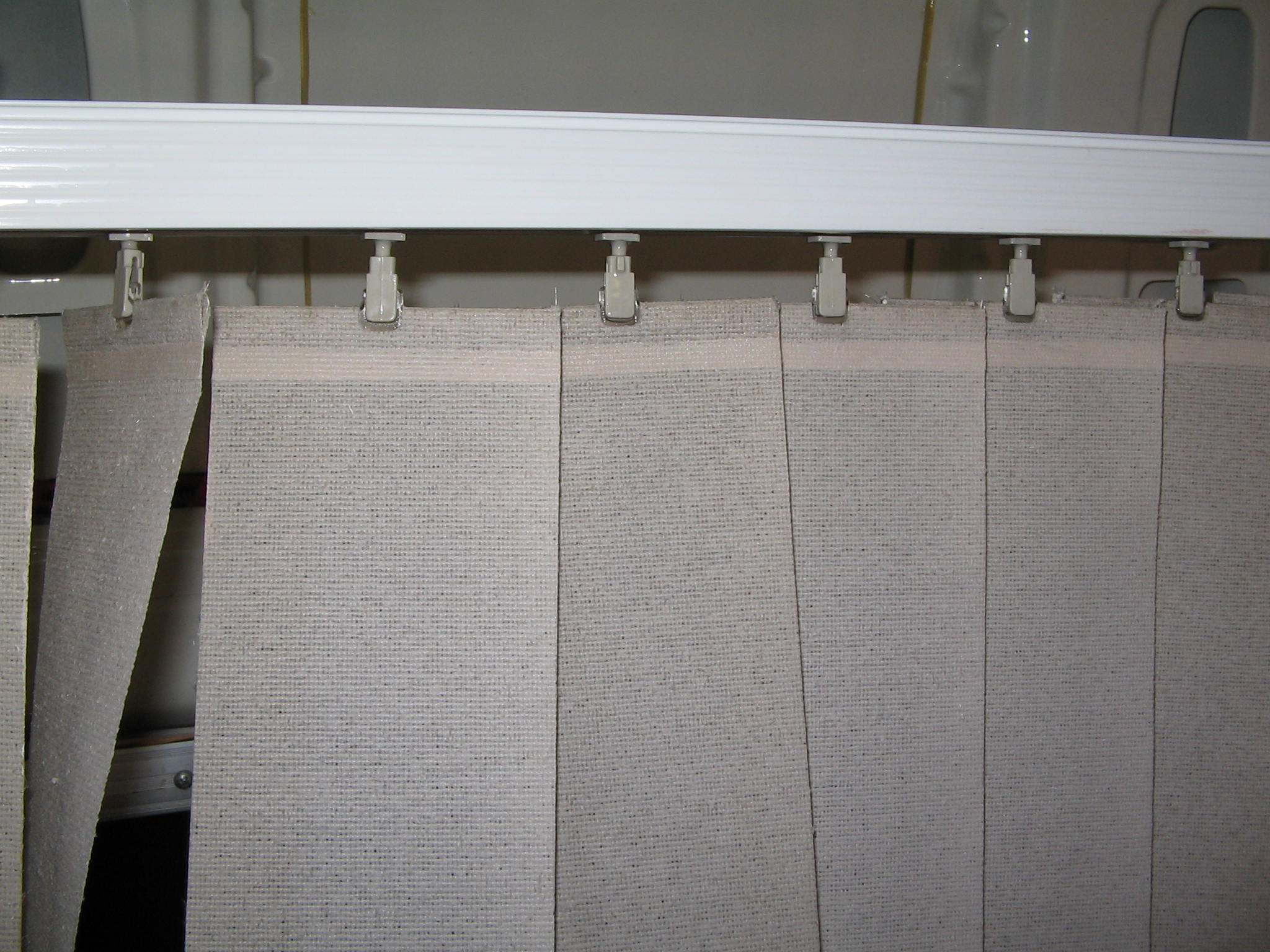 Vertical Blind Clean Commercial (After)